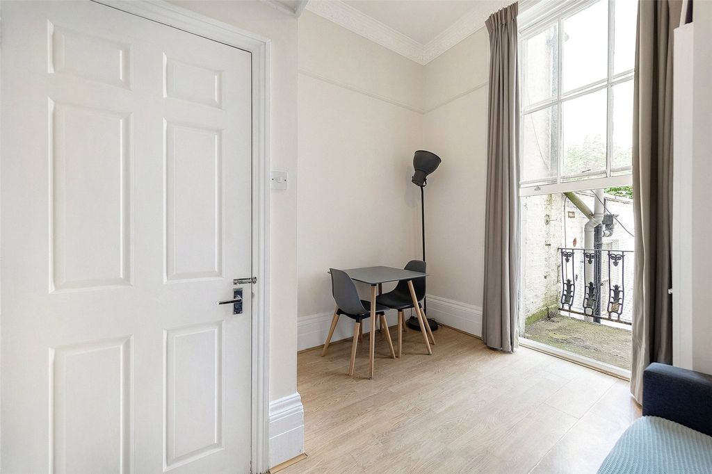 Property photo 3 of 23 Picture No. 23