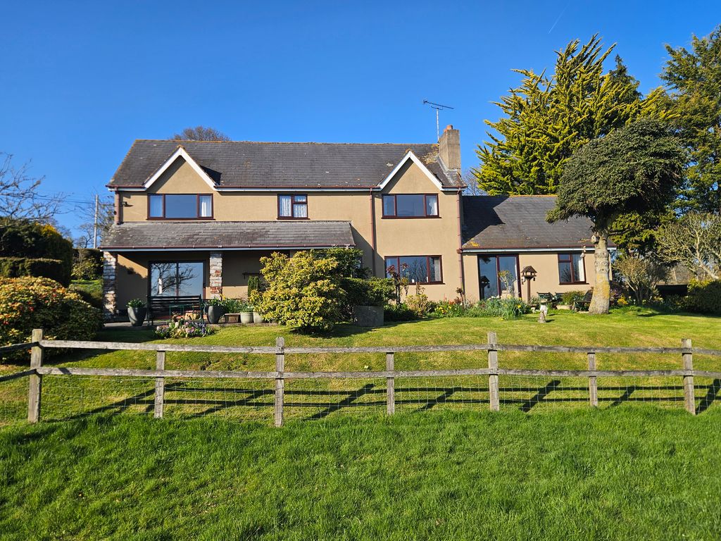 Property photo 1 of 47 The Farmhouse