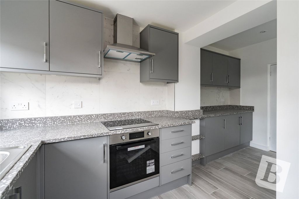 Property photo 2 of 19 Kitchen