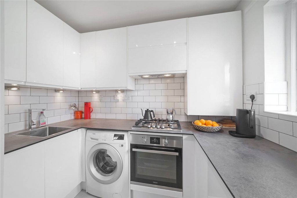 Property photo 2 of 16 Picture No. 02