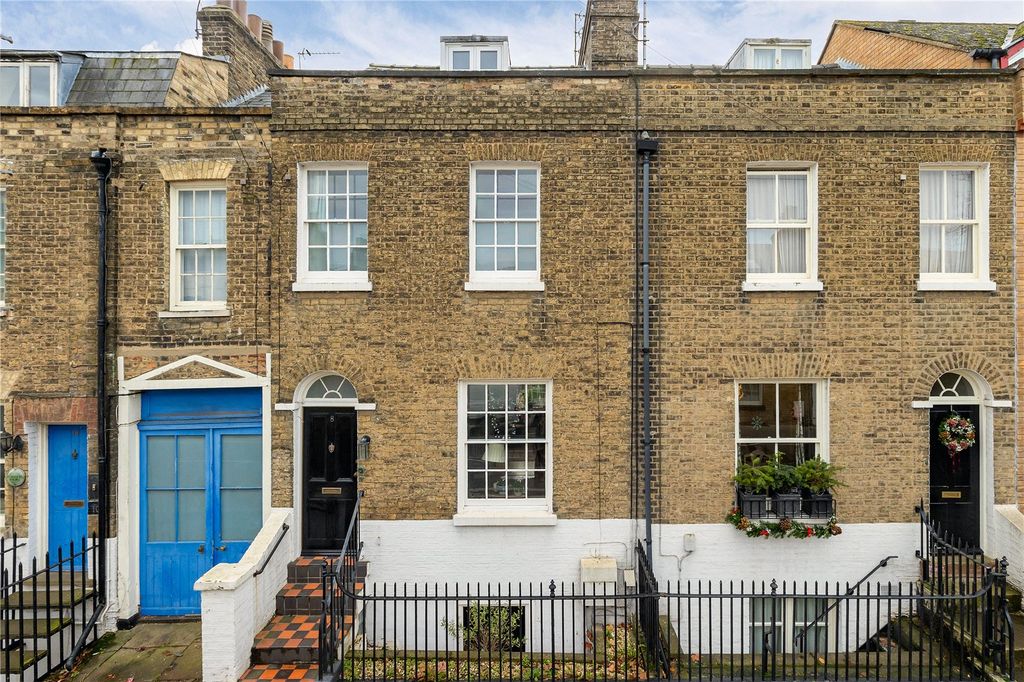 Property photo 1 of 13 Front