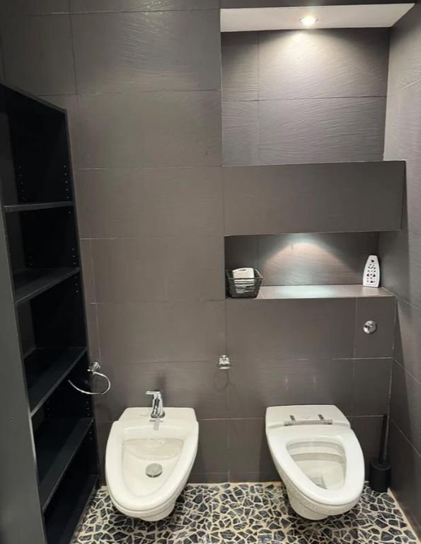Property photo 2 of 6 Bathroom