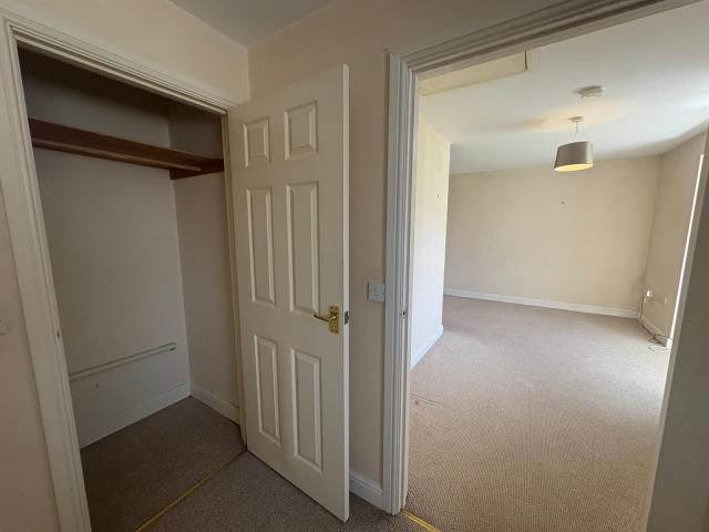 Property photo 3 of 5 Bedroom