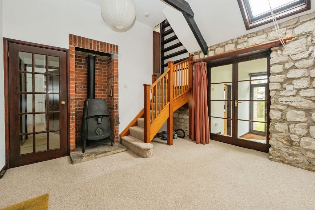 Property photo 2 of 23