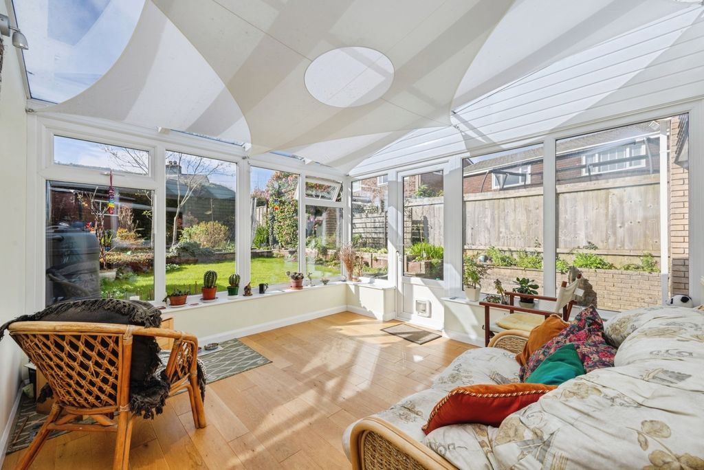 Property photo 2 of 19 Conservatory