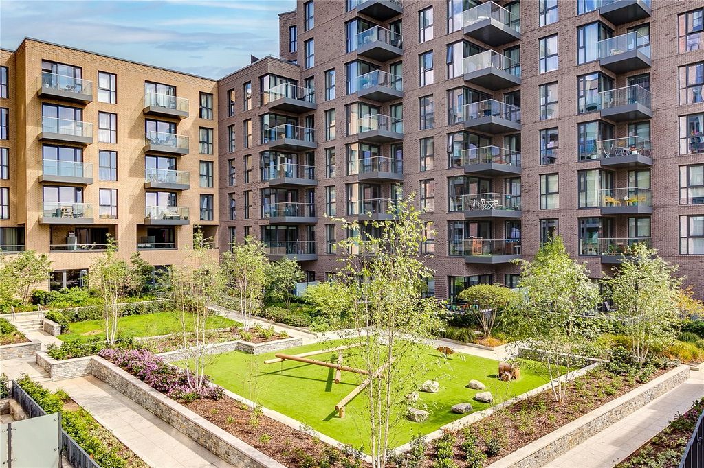 Property photo 1 of 2