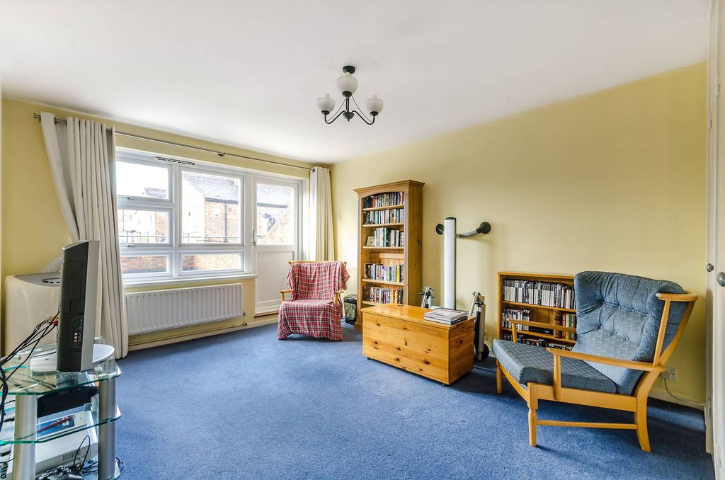 Property photo 2 of 10