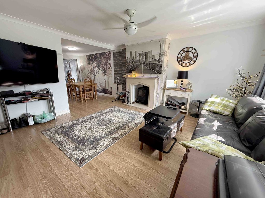 Property photo 2 of 16 Gallery