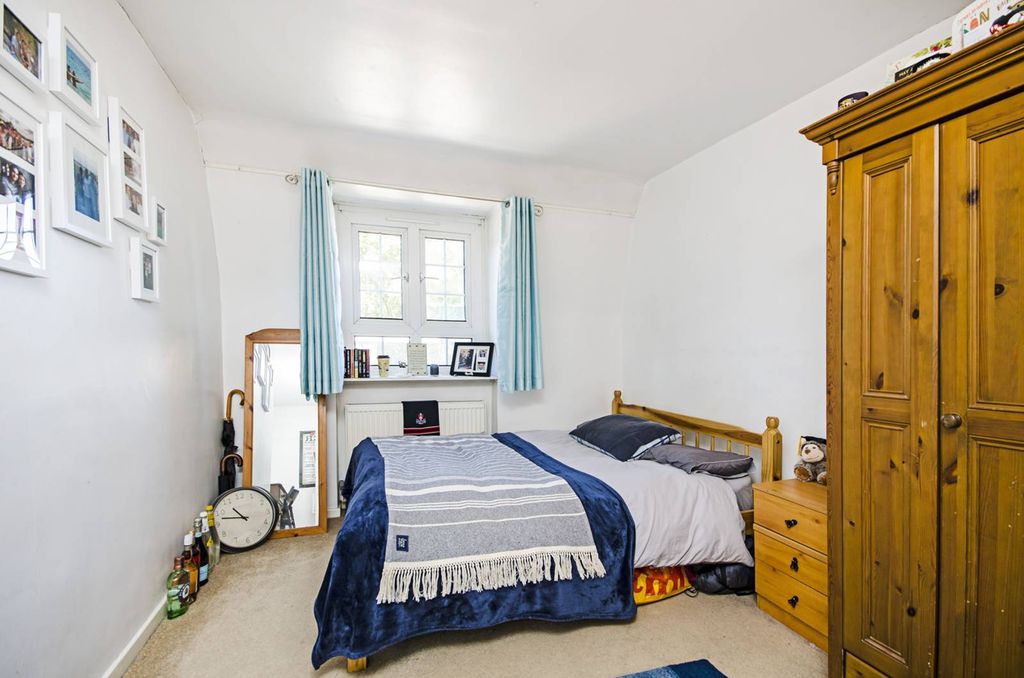 Property photo 3 of 8