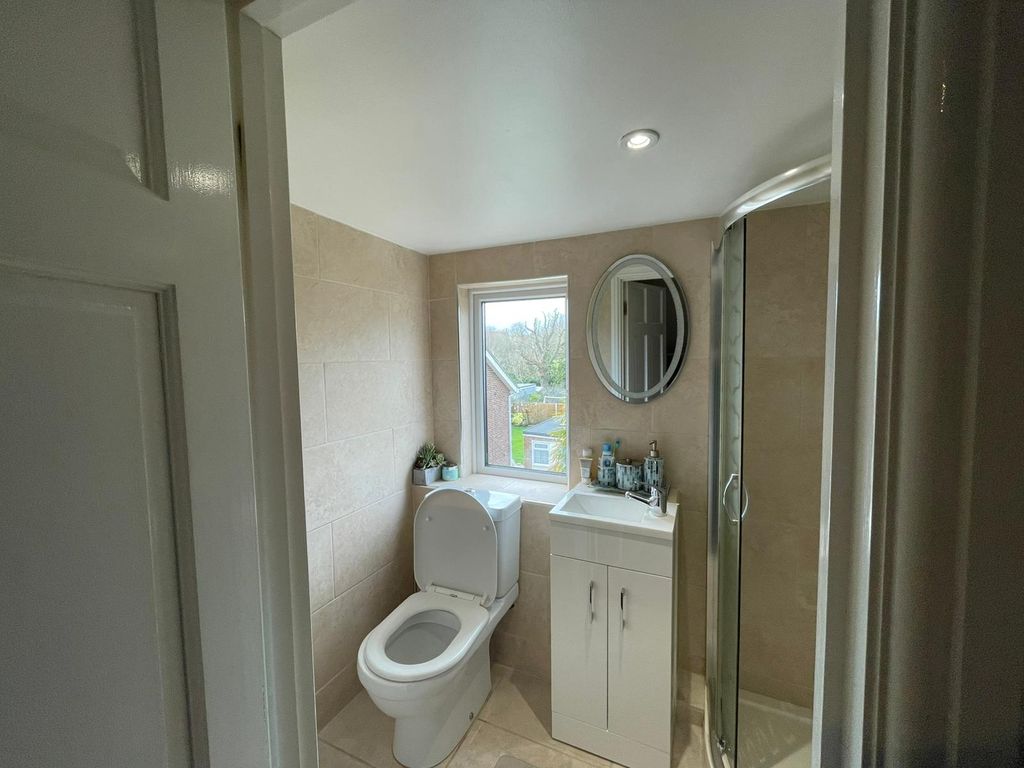 Additional image 28 of 5 bed terraced house to rentLodge Close, Chigwell IG7