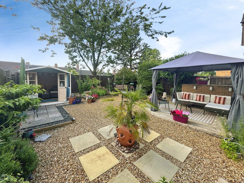 Property photo 2 of 20