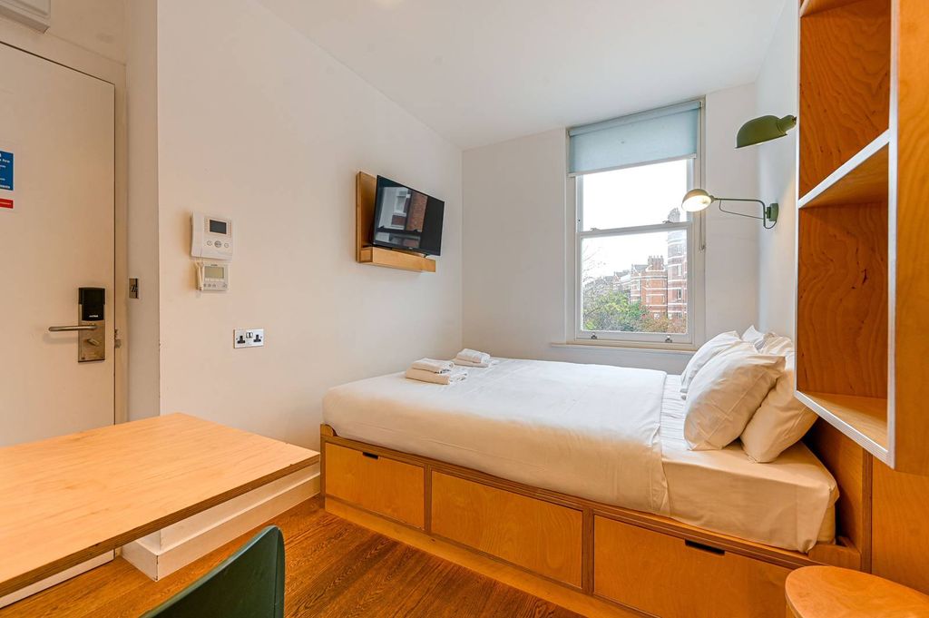 Property photo 3 of 6