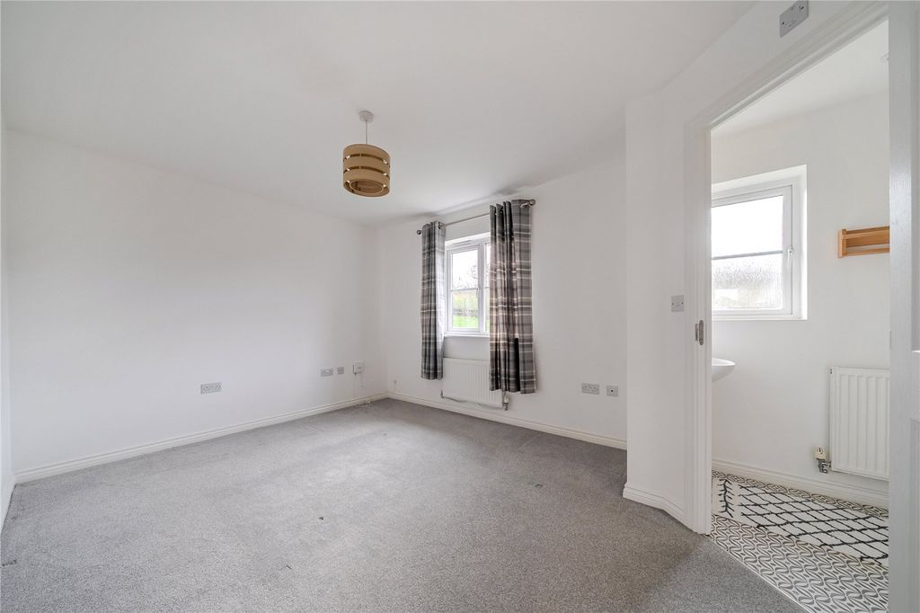 Property photo 3 of 19 Picture No. 23