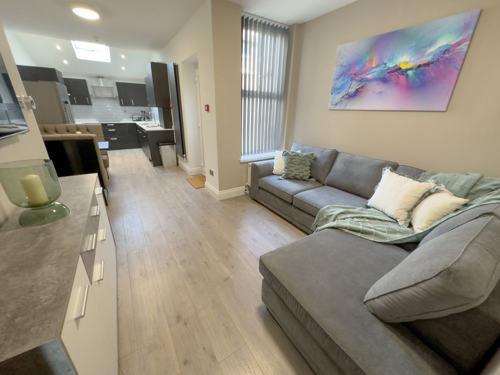 Property photo 1 of 16 14