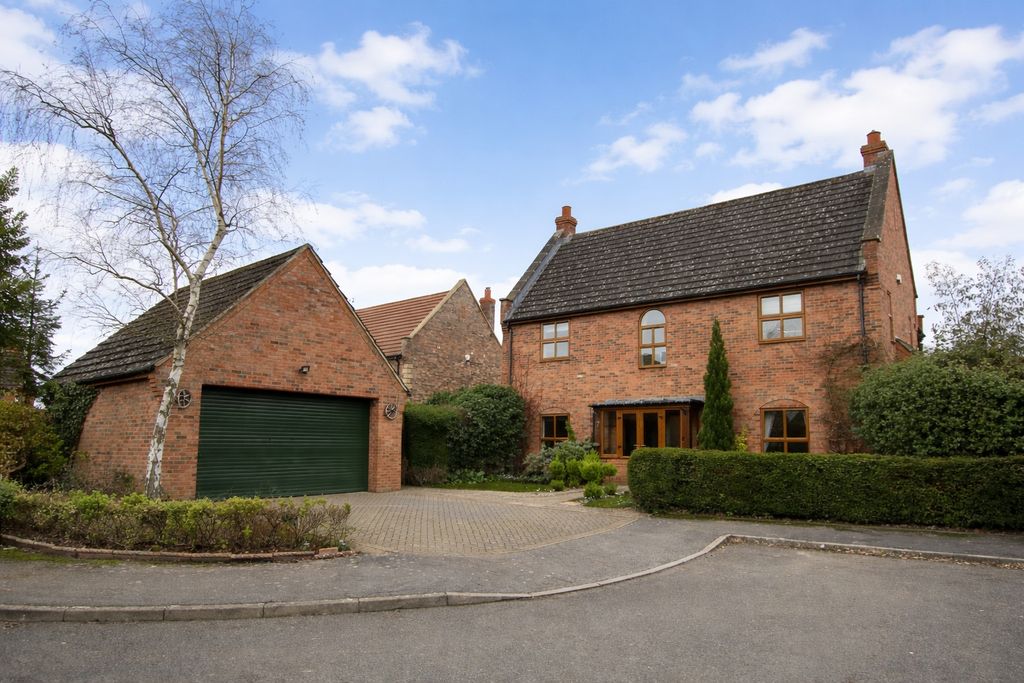 Property photo 1 of 25