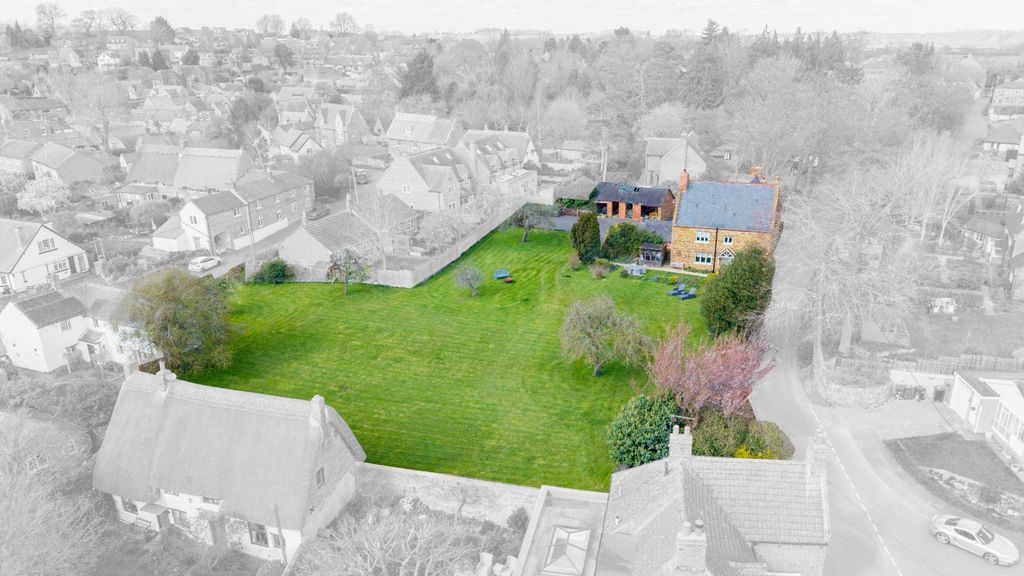 Property photo 2 of 70 4982714
