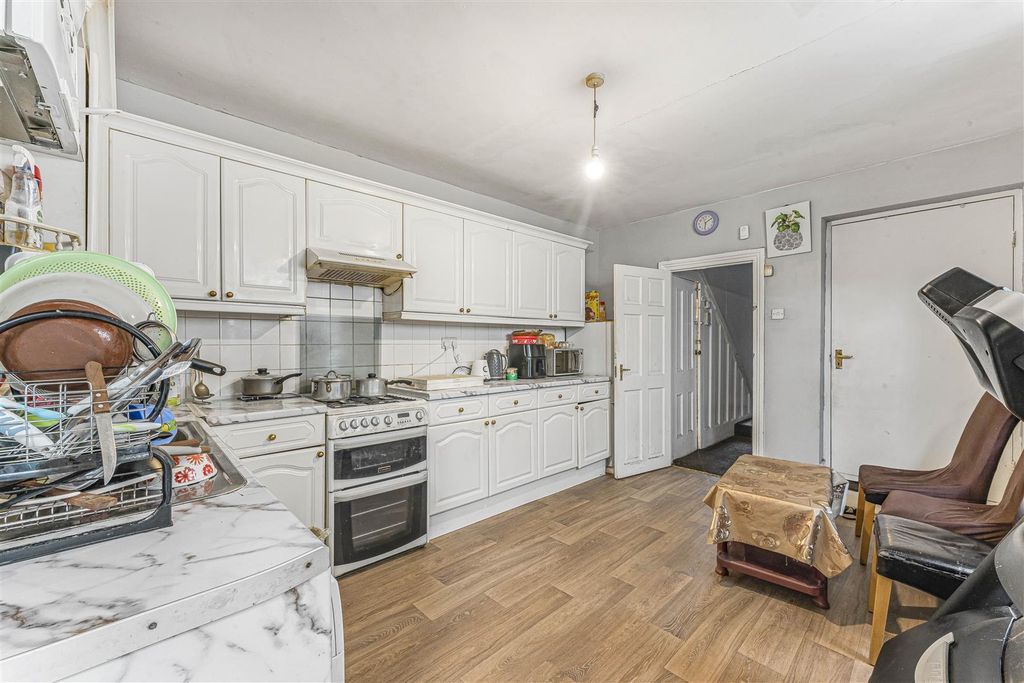 Property photo 3 of 16 8_58411.Jpg