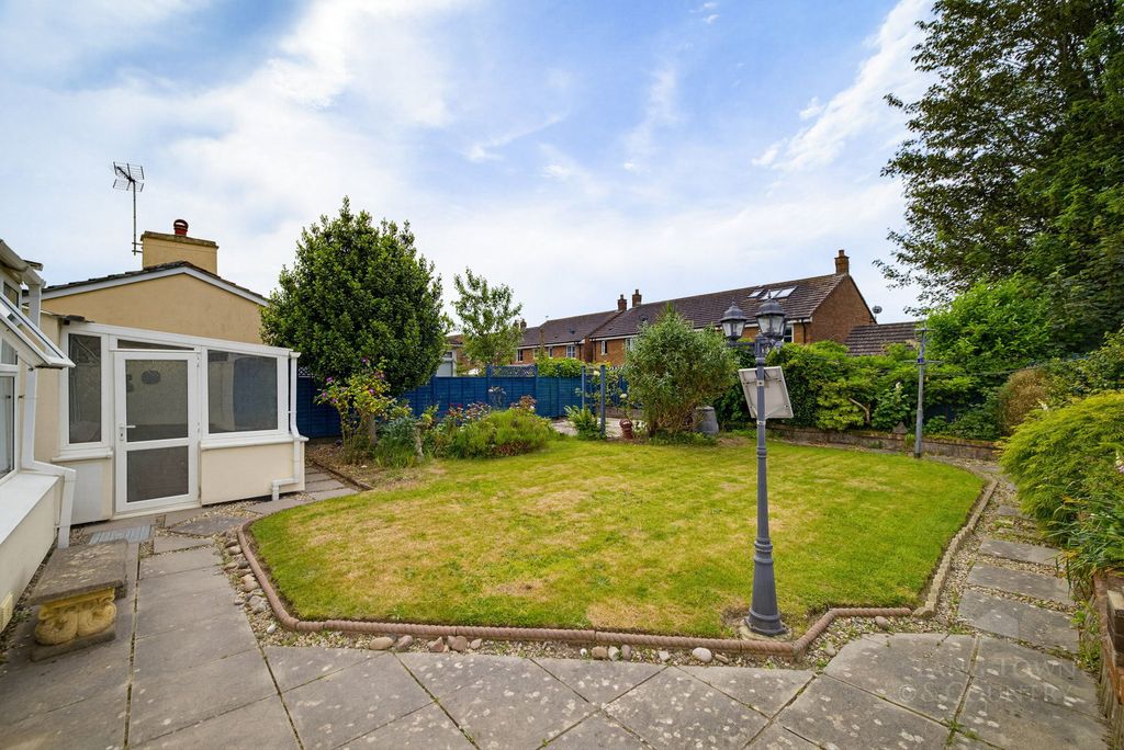 Property photo 2 of 13