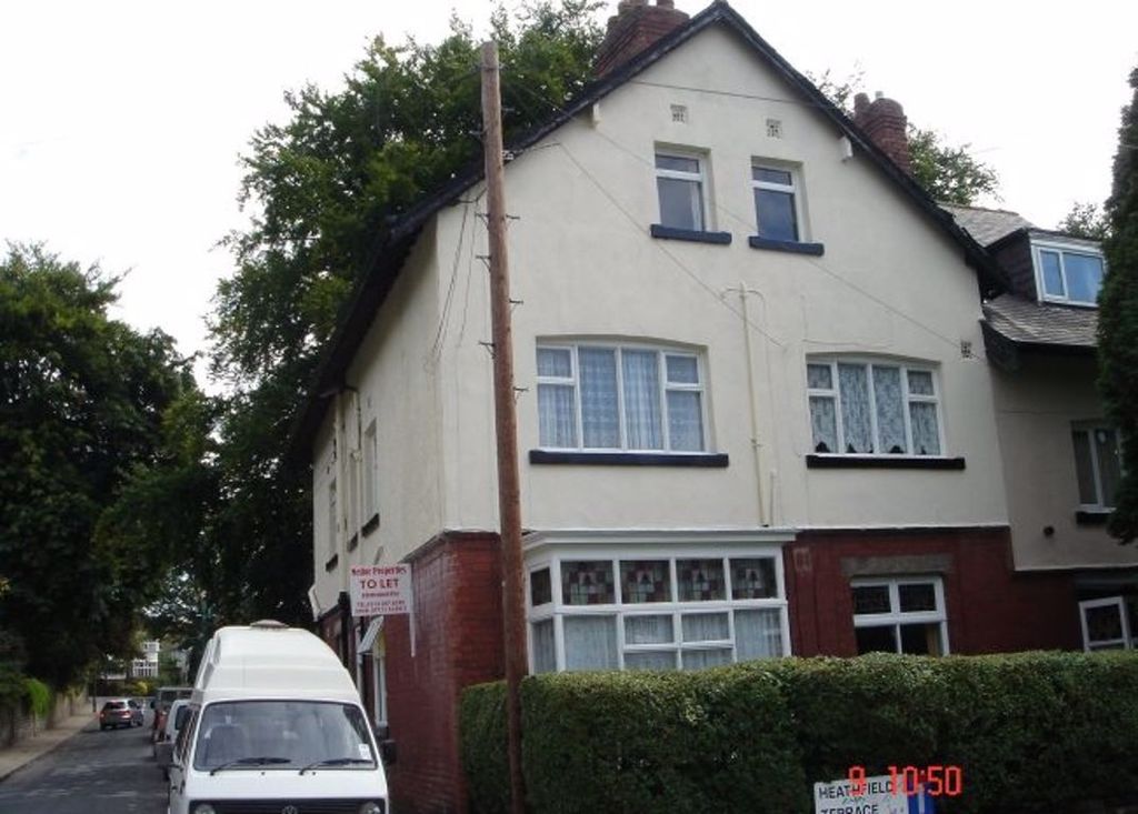 Property photo 1 of 5 Attractive Semi-Detached House With A Classic Faca...
