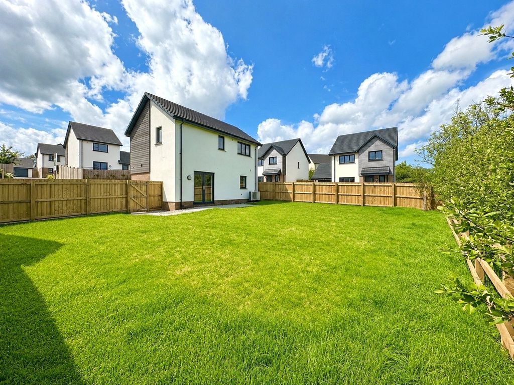 Property photo 2 of 22 2 - Picture No. 13