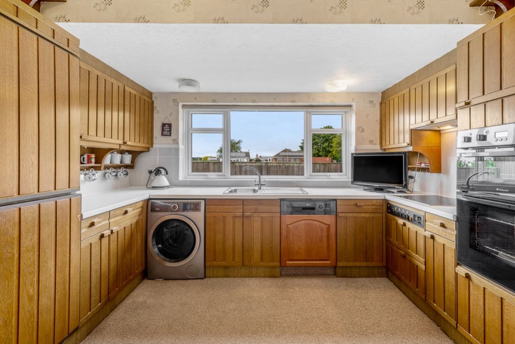 Property photo 3 of 32 The Bungalow (Boston)-28