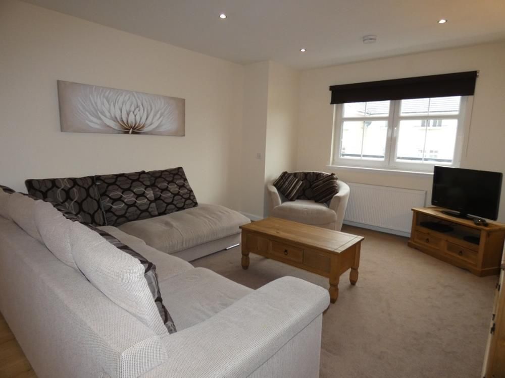 Property photo 3 of 8 Lounge 3A