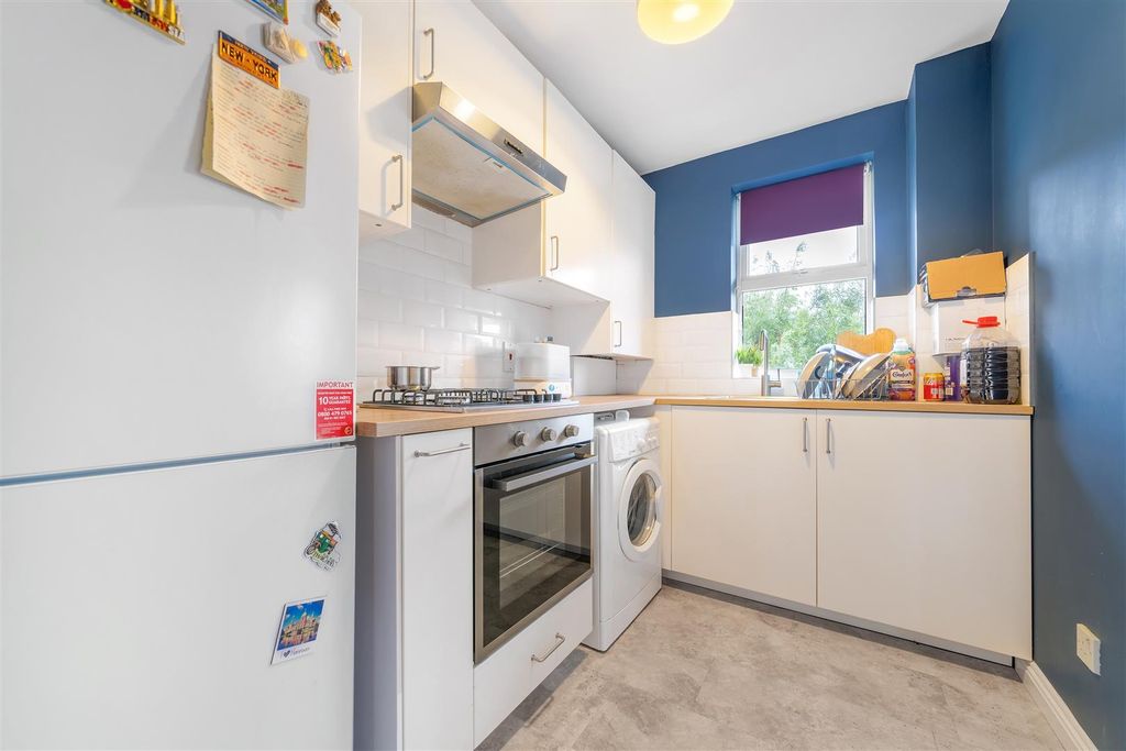 Property photo 2 of 12 Scarbrook Road-9.Jpg