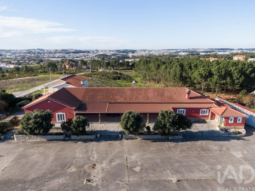 Property photo 2 of 28