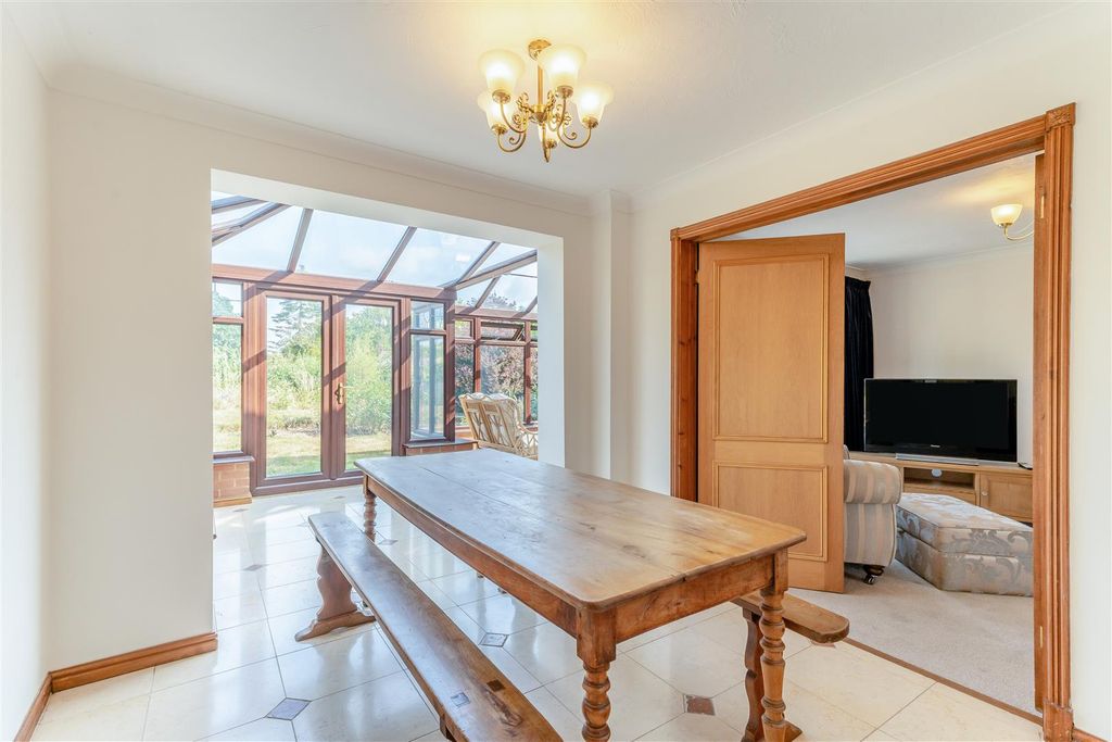 Property photo 2 of 33