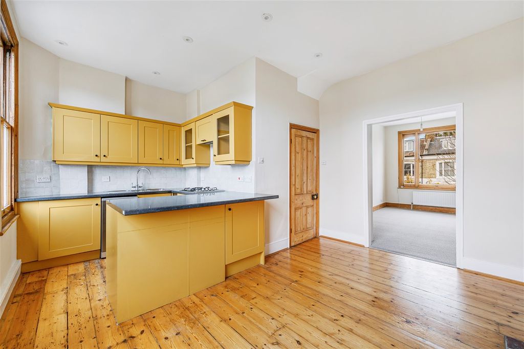 Property photo 2 of 11