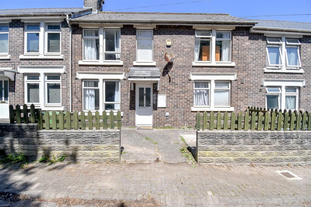 Property photo 1 of 20 Front