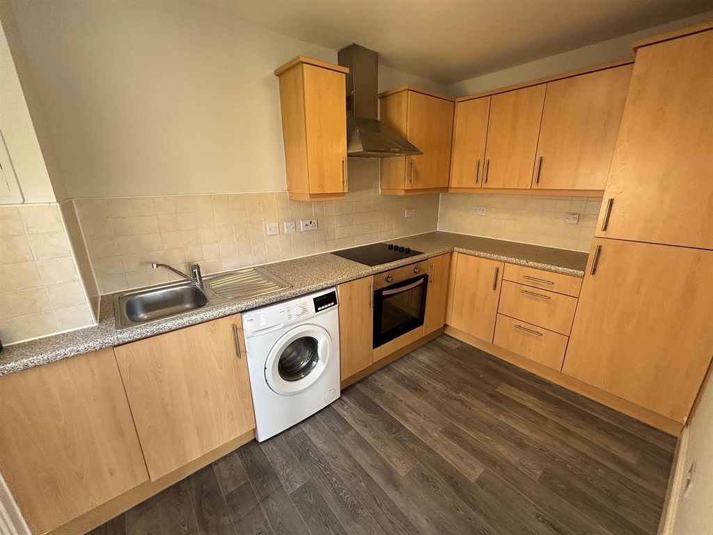 Property photo 1 of 8 16A.Jpg