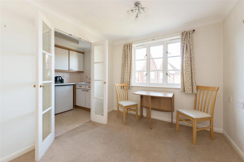 Property photo 3 of 11