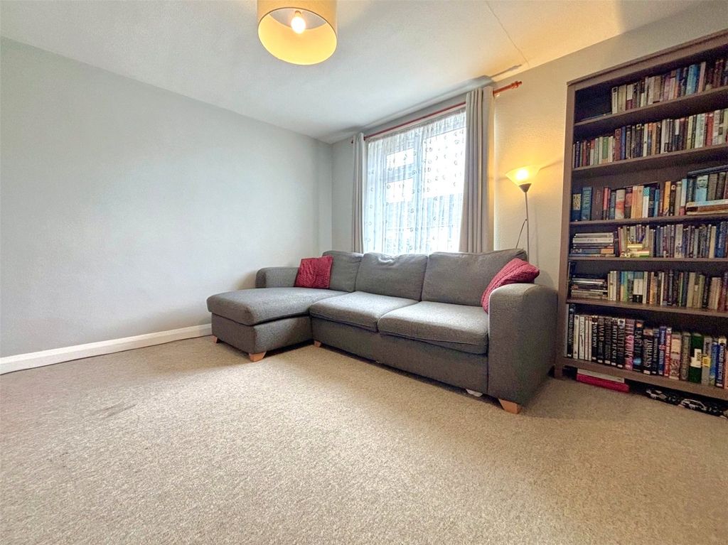 Property photo 3 of 17 Picture No. 32