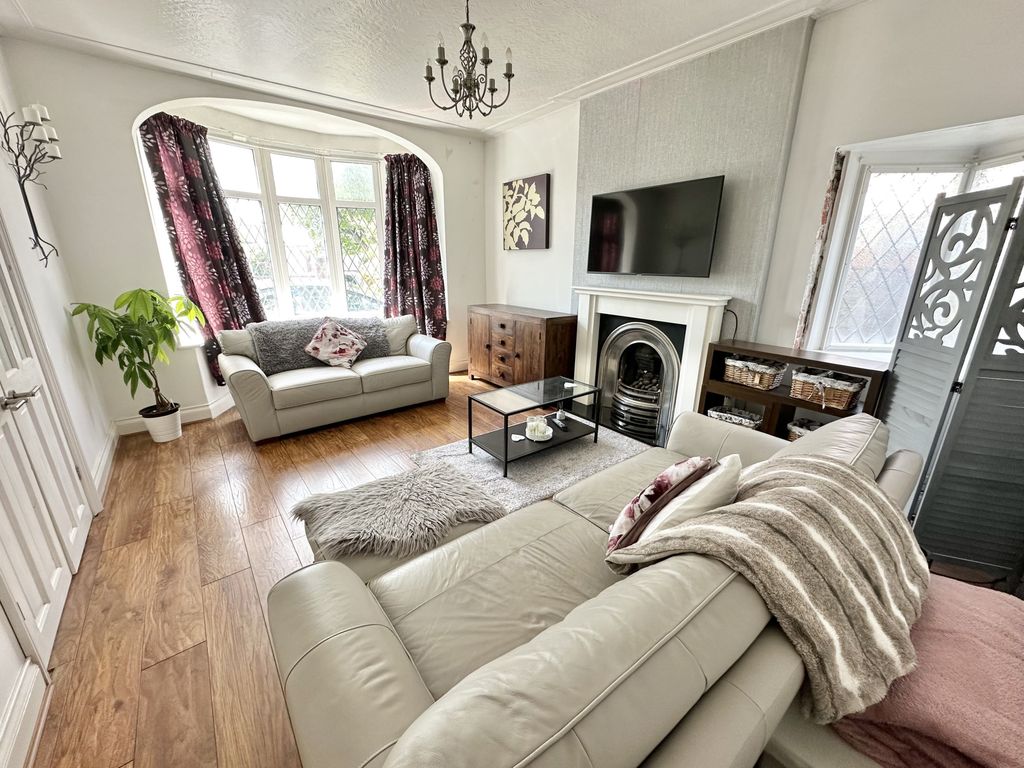 Property photo 2 of 26