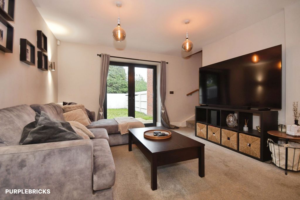 Property photo 2 of 21