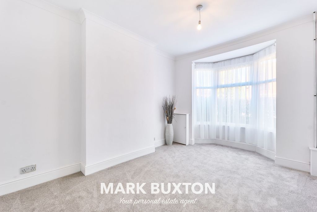 Property photo 3 of 27