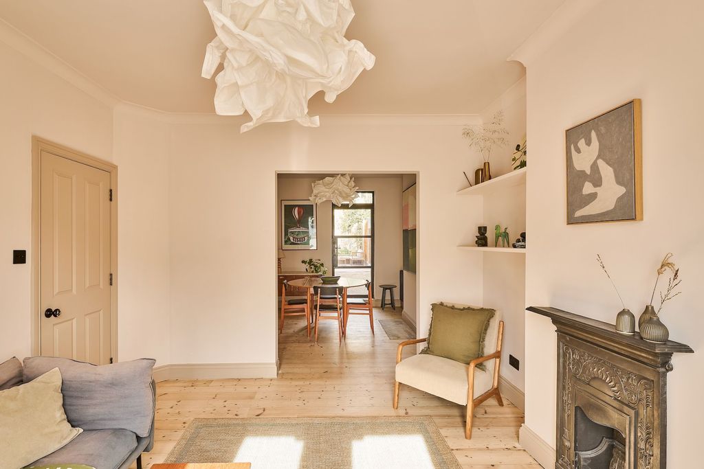 Property photo 3 of 32