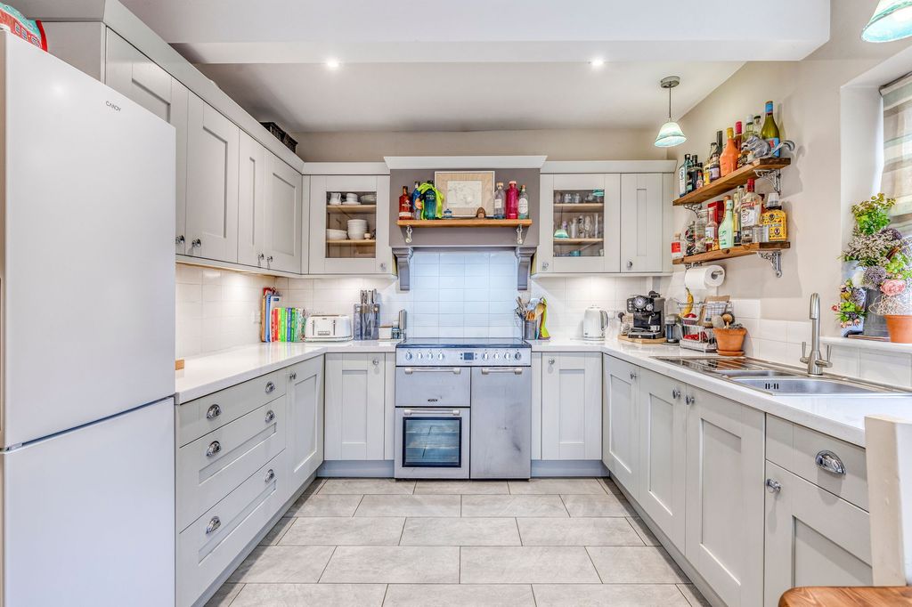 Property photo 3 of 23