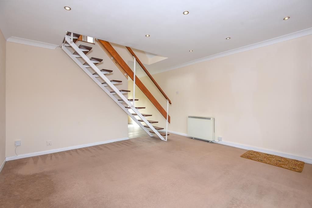 Property photo 3 of 8 Kitchen.