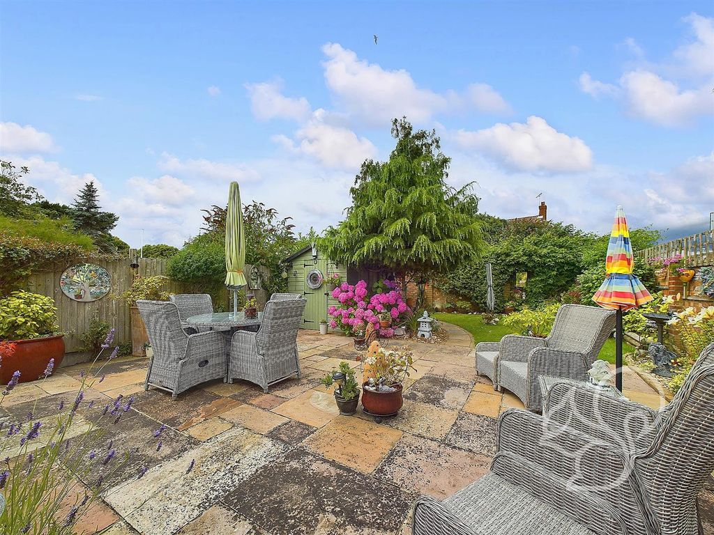 Property photo 3 of 21 Garden