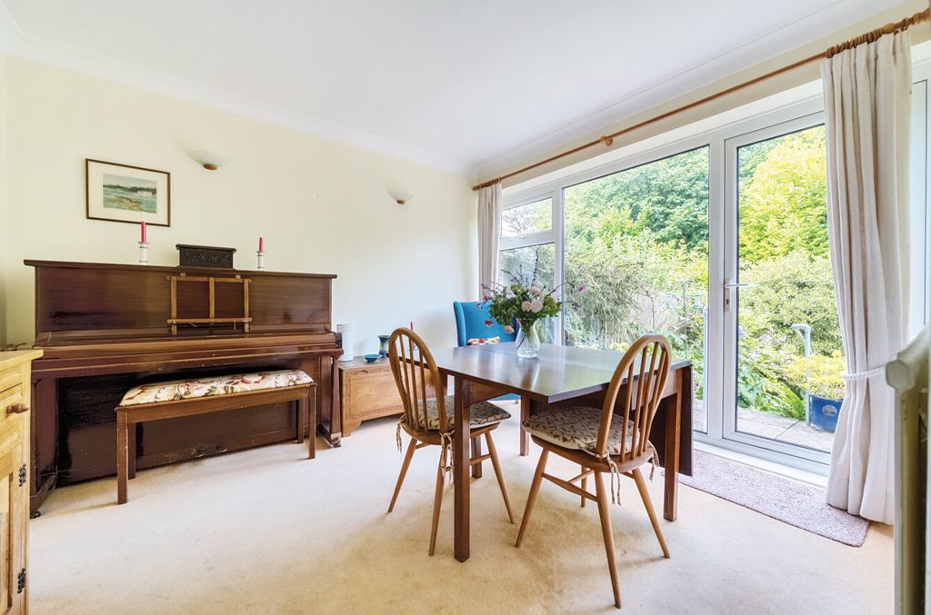 Property photo 3 of 13 1332227-14-688ce7...