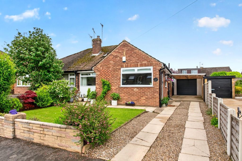 Property photo 1 of 17 14Poplarcrescent-1.Jpg