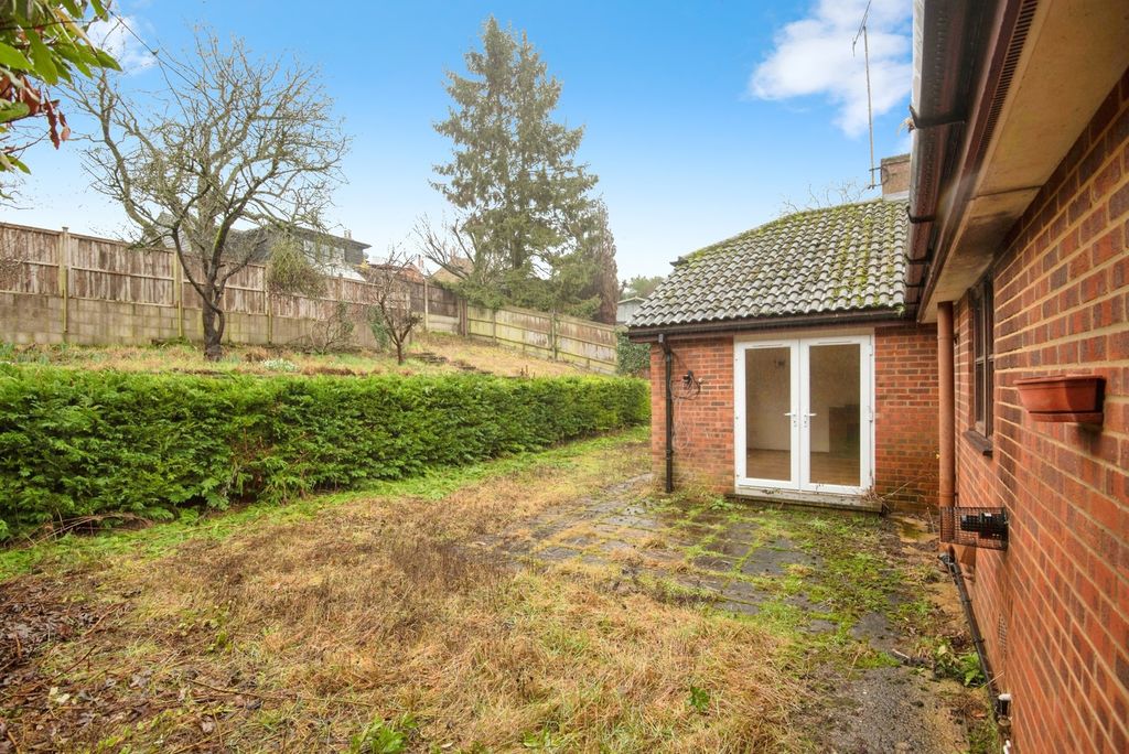 Property photo 2 of 26 Garden