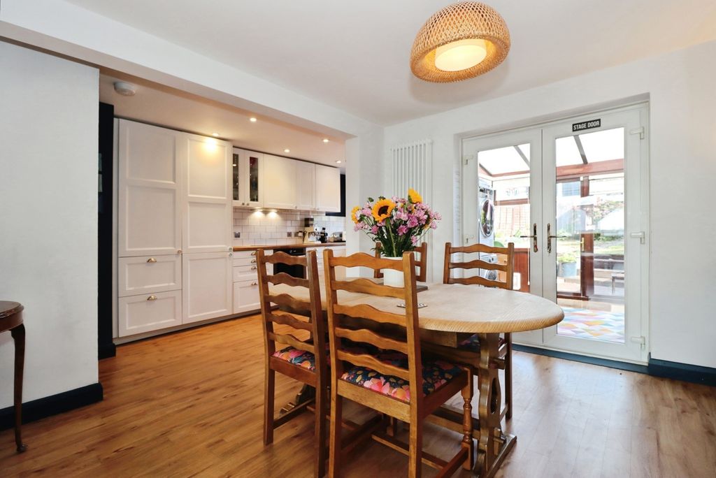 Property photo 2 of 18 Pbox-Img.Jpg