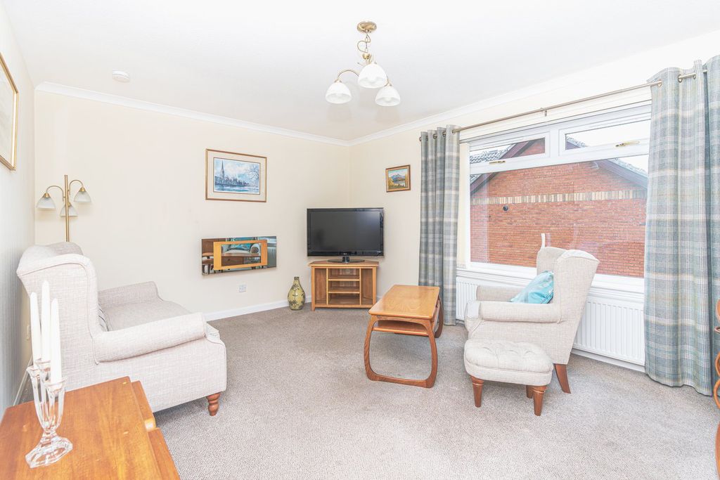 Property photo 2 of 22