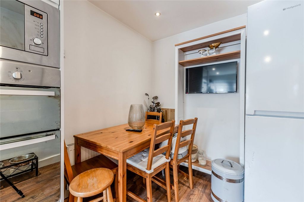 Property photo 3 of 14 Picture No. 16