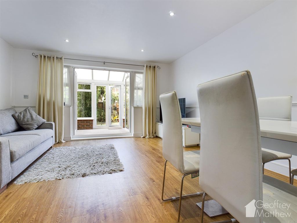 Property photo 3 of 12 Cam00768P1-Pr0144-Still13.Jpg