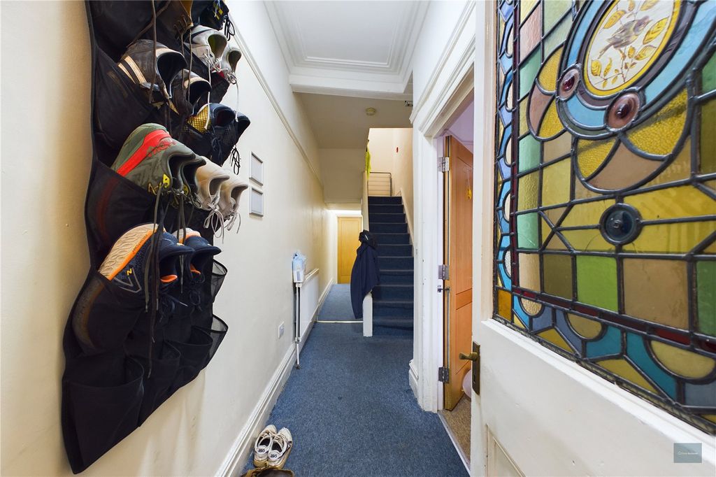 Property photo 2 of 14 Picture No. 18