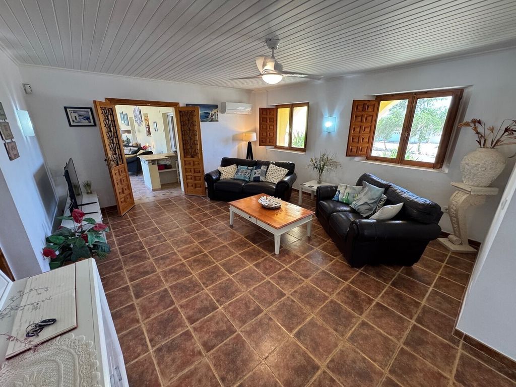 Property photo 3 of 30